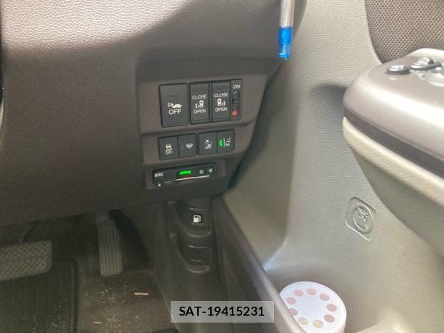Honda FREED 2017-09 8813667-16
