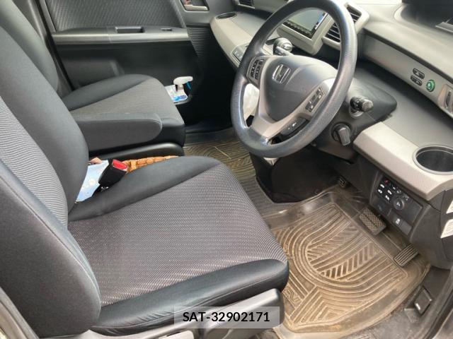 Honda FREED 2013-10 8817153-3