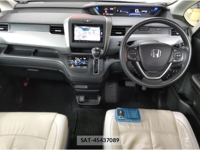 Honda FREED 2017-02 8816912-2