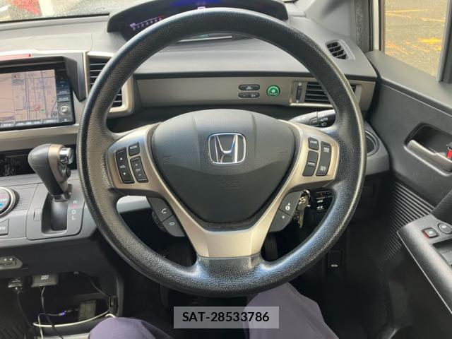Honda FREED SPIKE 2012-07 8813521-4