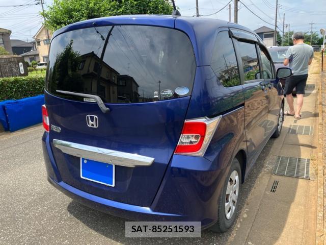 Honda FREED 2016-01 8813009-2