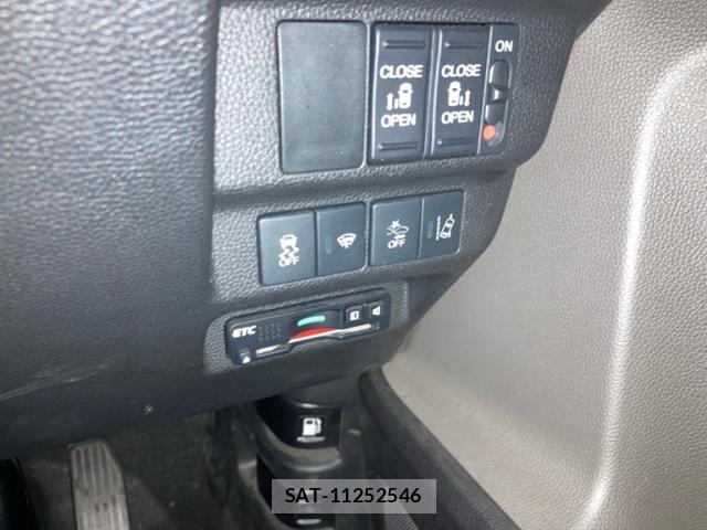 Honda FREED 2017-10 8813605-9