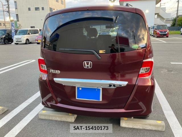 Honda FREED 2016-02 8813902-3
