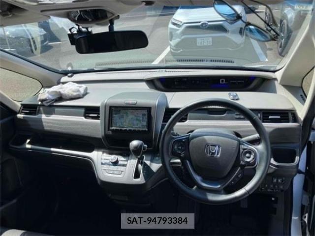Honda FREED 2022-03 8816278-11