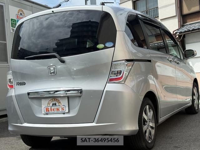 Honda FREED 2011-11 8817903-6