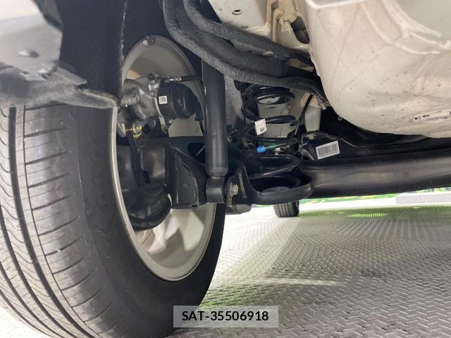 Suzuki Fronx 2025-09 8812258-18