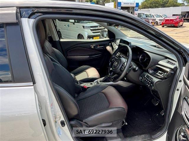 Suzuki Fronx 2025-01 8814719-17