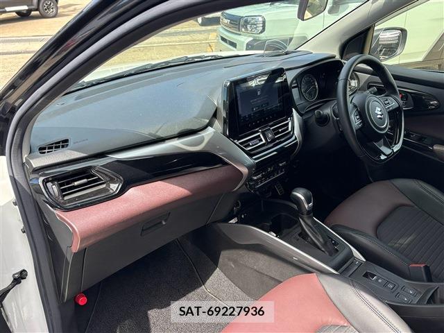 Suzuki Fronx 2025-01 8814719-3