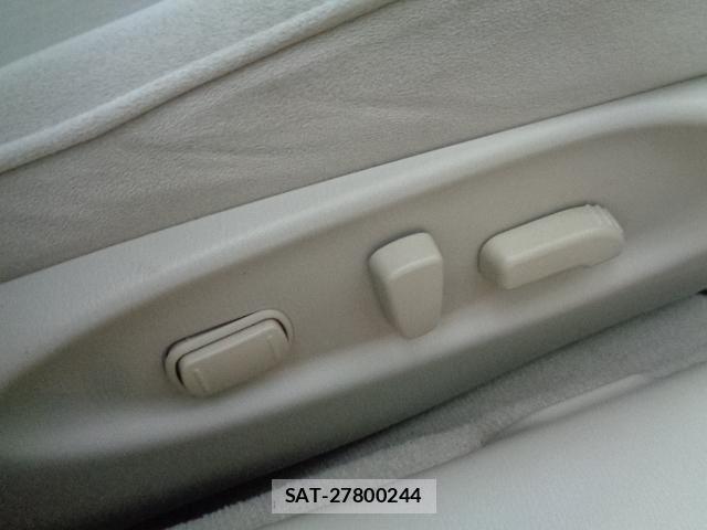 Nissan FUGA HYBRID 2018-01 8813315-16