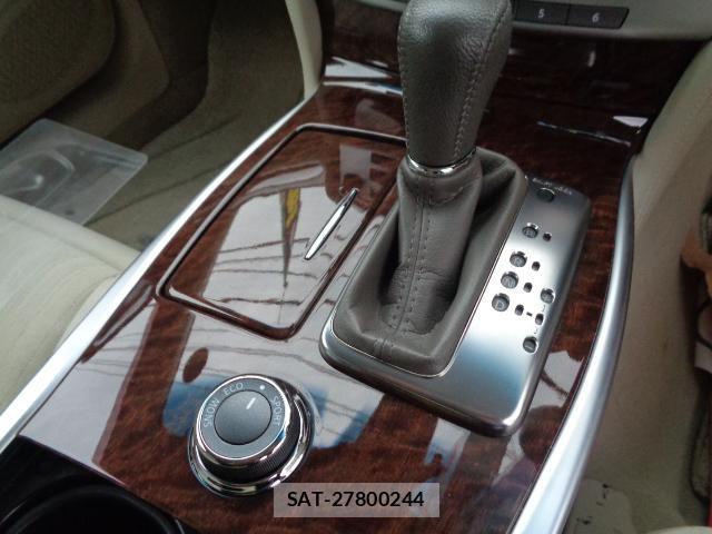 Nissan FUGA HYBRID 2018-01 8813315-6