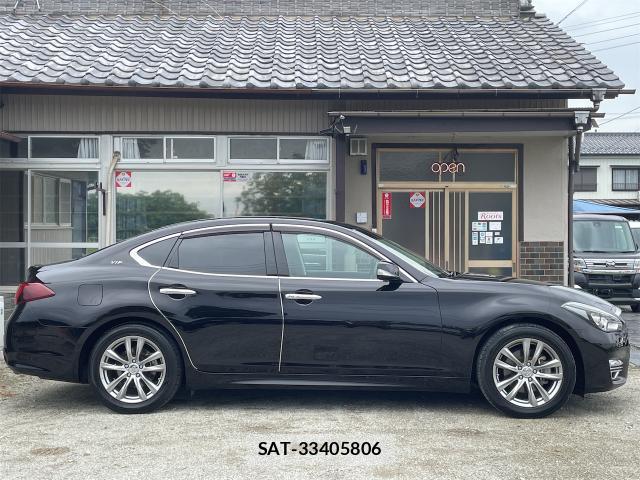 Nissan FUGA 2018-08 8815192-3