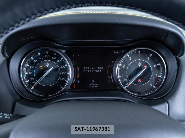 Maserati GHIBLI 2021-10 8814836-10