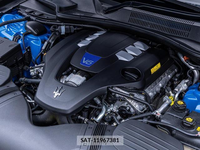 Maserati GHIBLI 2021-10 8814836-19