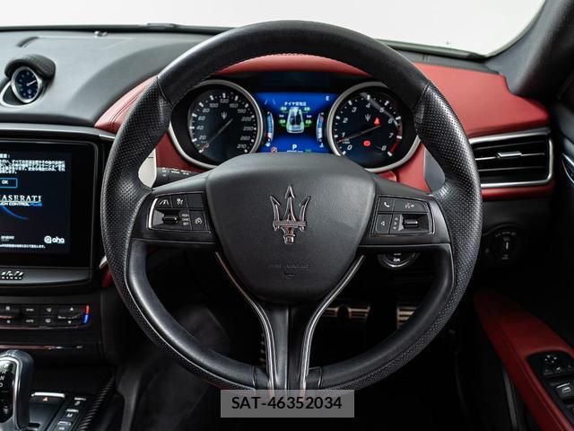 Maserati GHIBLI 2018-09 8815055-10