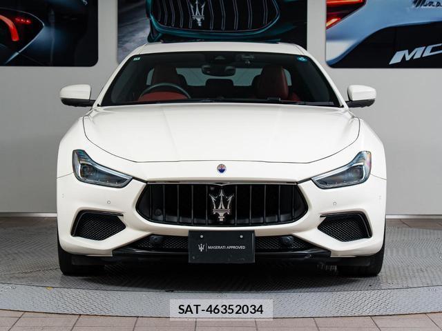 Maserati GHIBLI 2018-09 8815055-12