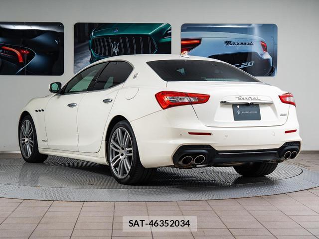 Maserati GHIBLI 2018-09 8815055-15