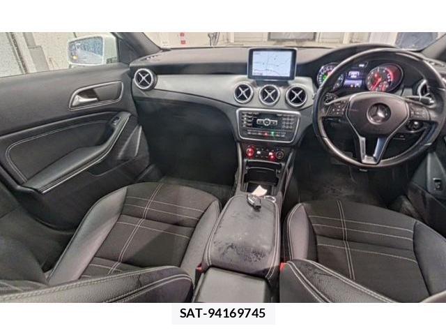 Mercedes Benz GLA-CLASS 2015-02 8816320-4