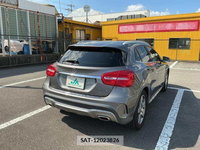 Mercedes Benz GLA-CLASS 2017-03 8817084-13