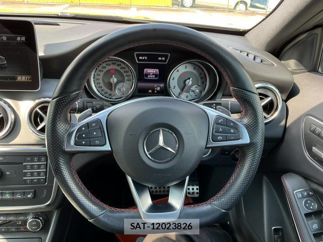 Mercedes Benz GLA-CLASS 2017-03 8817084-17