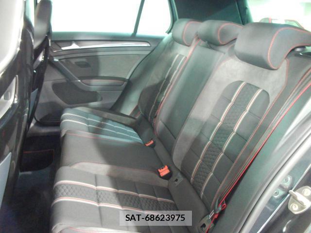 VolksWagen GOLF GTI 2016-08 8812510-19