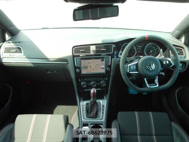 VolksWagen GOLF GTI 2016-08 8812510-3