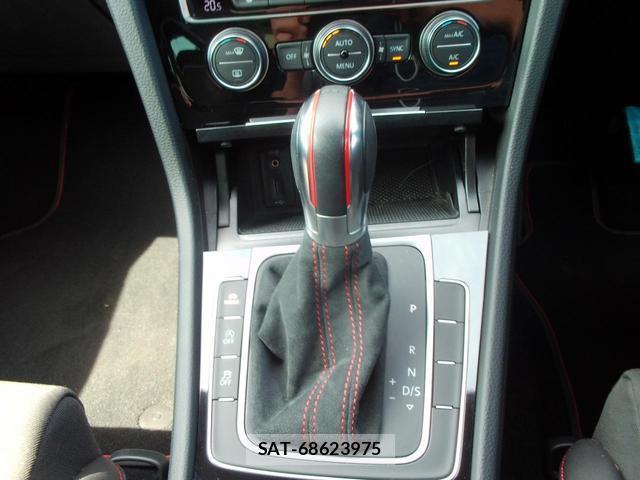 VolksWagen GOLF GTI 2016-08 8812510-8