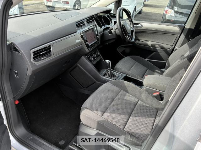 VolksWagen GOLF TOURAN 2016-02 8814665-11