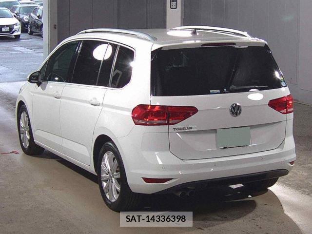 VolksWagen GOLF TOURAN 2018-06 8816117-1