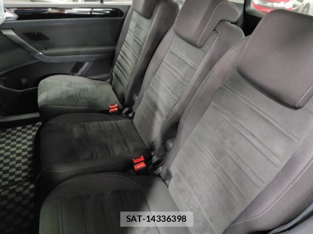 VolksWagen GOLF TOURAN 2018-06 8816117-3
