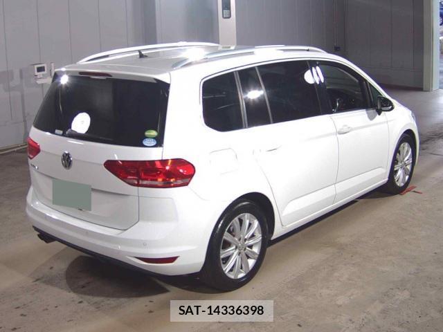 VolksWagen GOLF TOURAN 2018-06 8816117-4