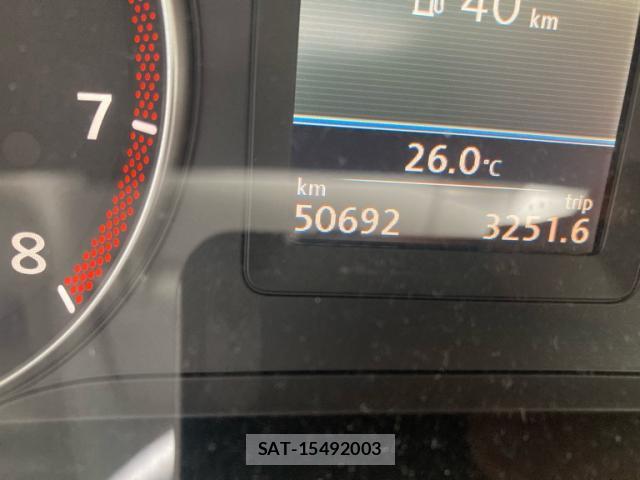 VolksWagen GOLF TOURAN 2012-07 8817191-11