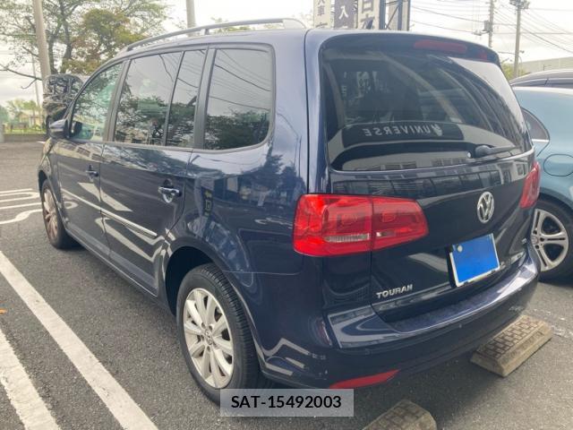 VolksWagen GOLF TOURAN 2012-07 8817191-12