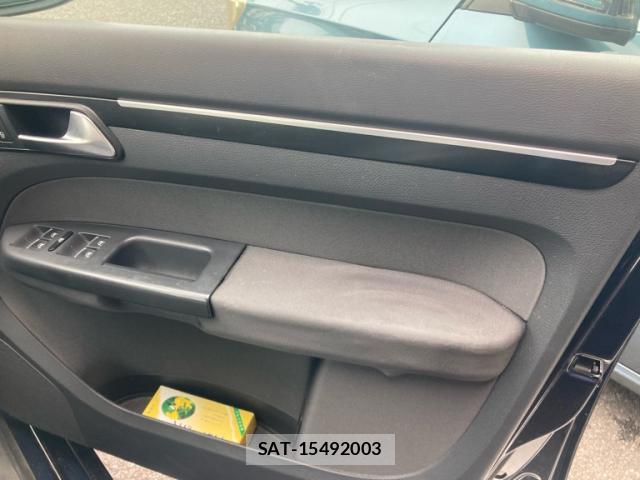 VolksWagen GOLF TOURAN 2012-07 8817191-5
