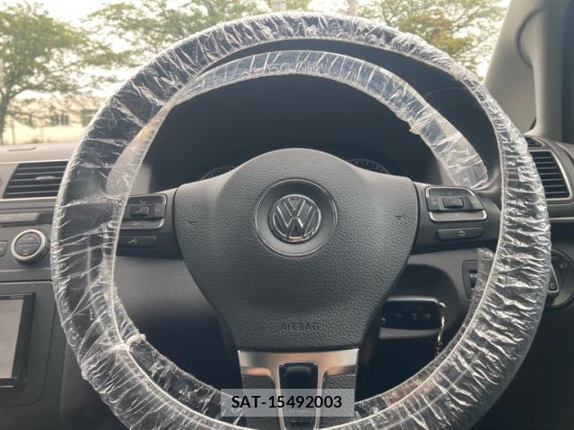 VolksWagen GOLF TOURAN 2012-07 8817191-9