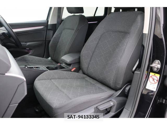 VolksWagen GOLF VARIANT 2023-06 8812098-10