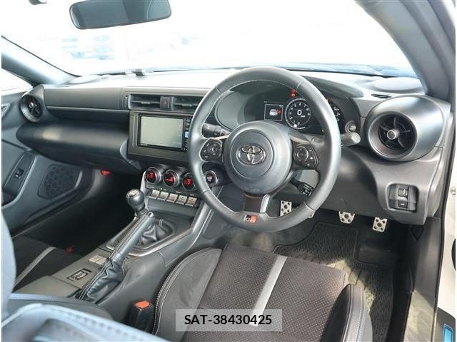 Toyota GR86 2024-12 8812383-1