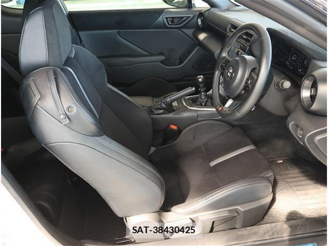 Toyota GR86 2024-12 8812383-13