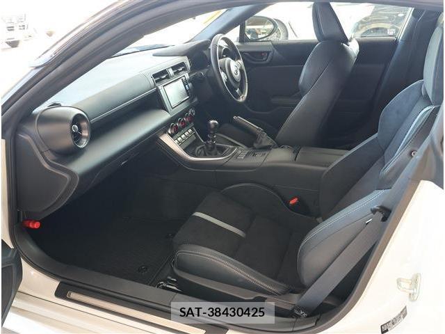 Toyota GR86 2024-12 8812383-15