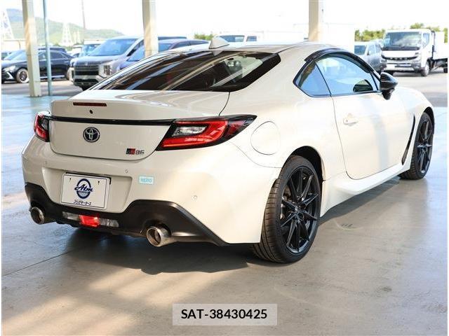 Toyota GR86 2024-12 8812383-4