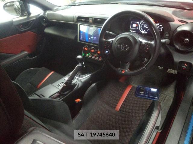 Toyota GR86 2024-07 8816032-2