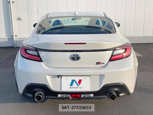Toyota GR86 2022-02 8817182-15