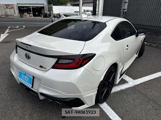 Toyota GR86 2024-11 8817666-7