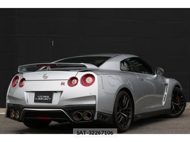 Nissan GT-R 2016-12 8812494-1