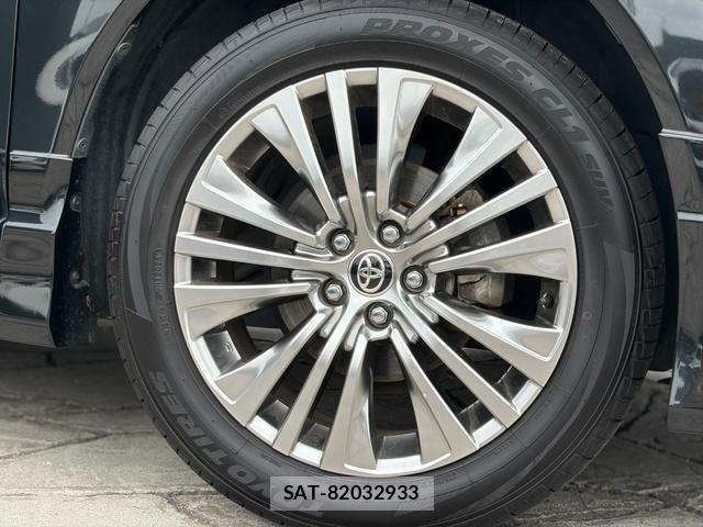 Toyota HARRIER HYBRID 2021-08 8812342-9