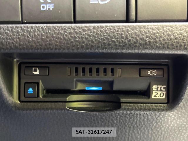 Toyota HARRIER HYBRID 2021-07 8813674-6