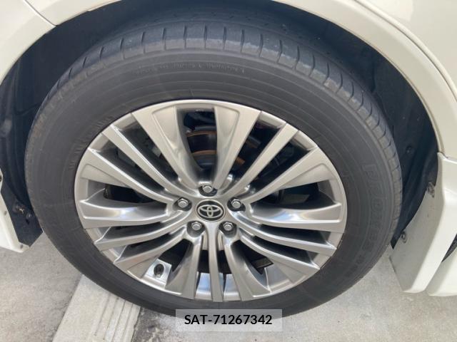 Toyota HARRIER HYBRID 2020-12 8817152-4