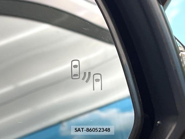 Toyota HARRIER 2023-03 8813704-6