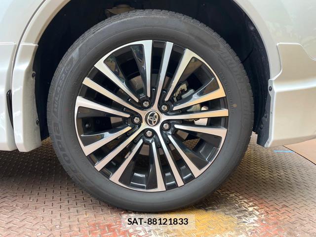 Toyota HARRIER 2023-04 8813705-13