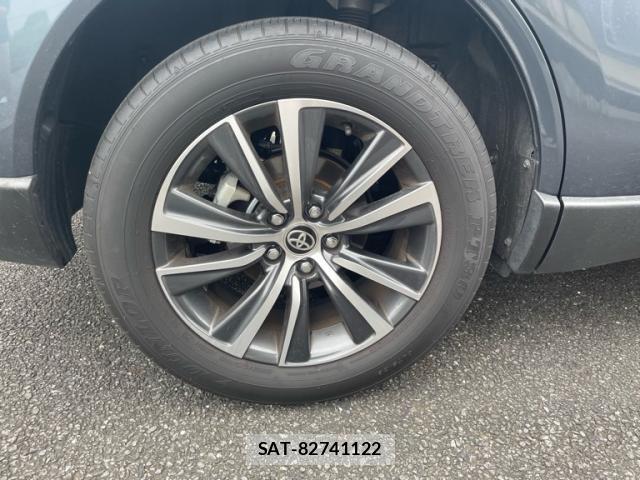 Toyota HARRIER 2022-05 8812364-7