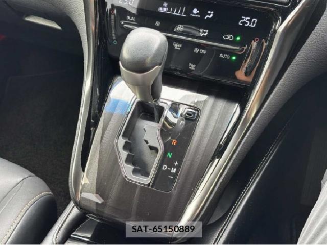 Toyota HARRIER 2018-06 8813082-13